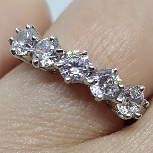 BRAND NEW - Synthetic Cultured Diamond Ring - Picture 2 of 4